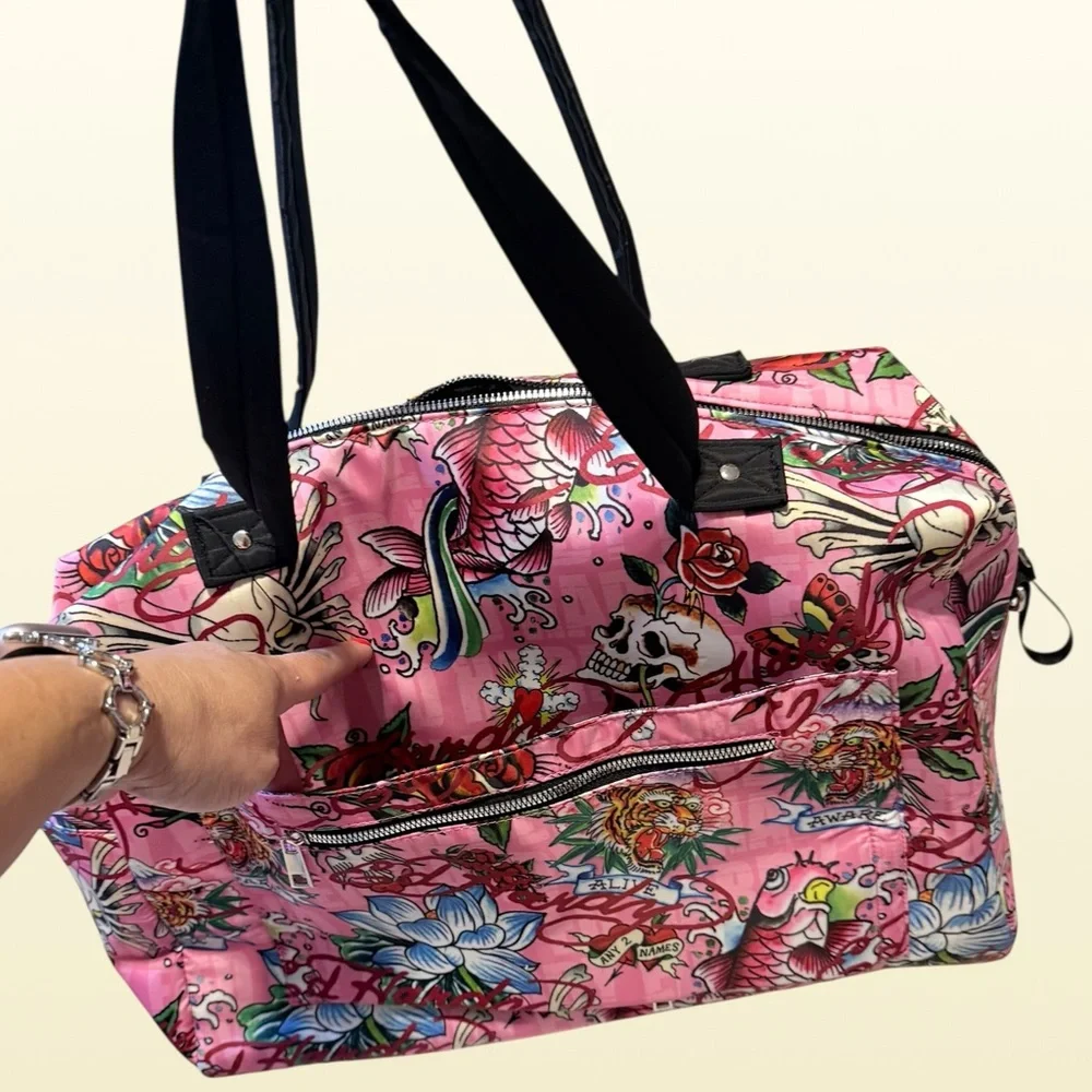 💚🌼NWT Ed Hardy "Love Kills Slowly" pink tattoo flash duffle bag. Weekender bag - Picture 8 of 14